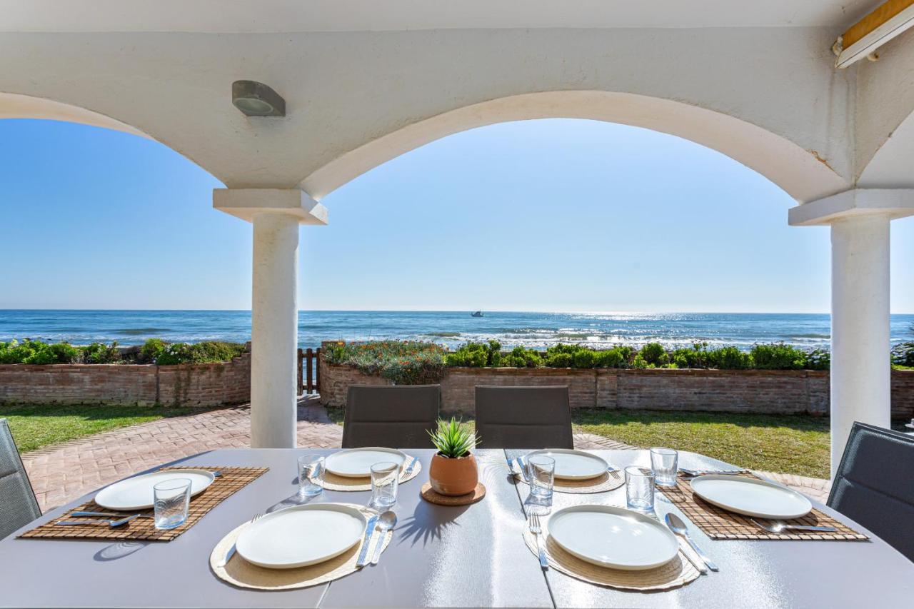 Charming Villa On The Seafront Marbella Exterior photo