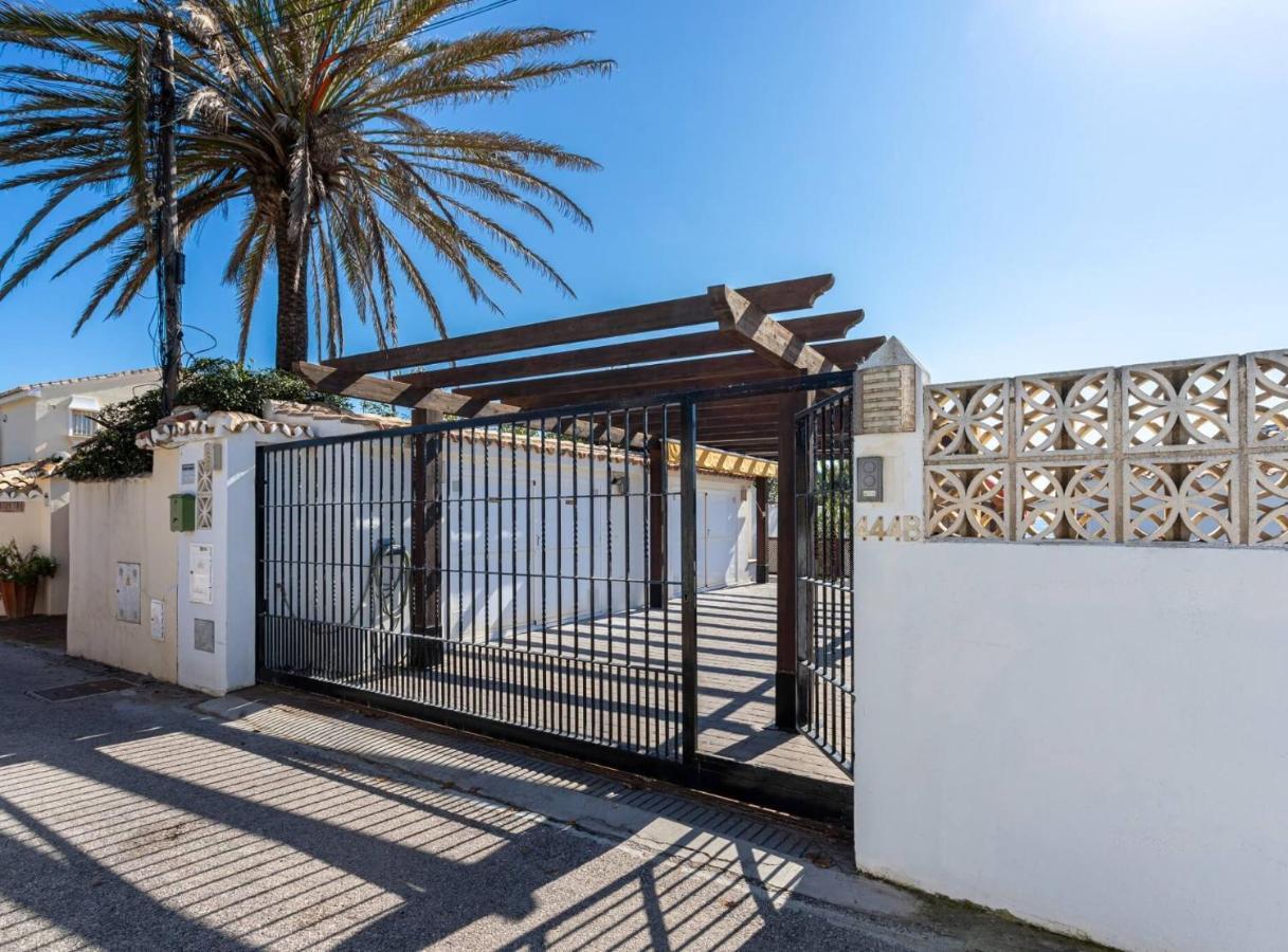 Charming Villa On The Seafront Marbella Exterior photo
