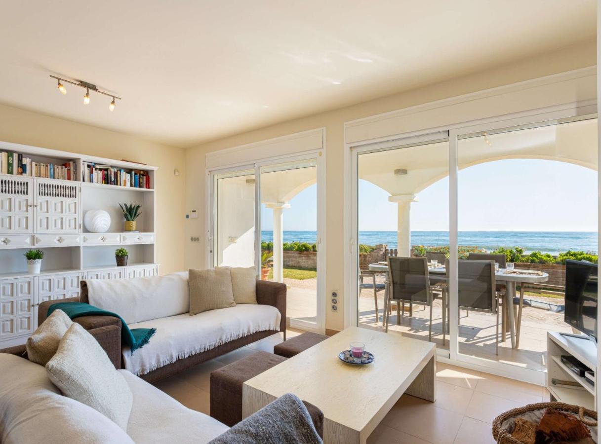 Charming Villa On The Seafront Marbella Exterior photo