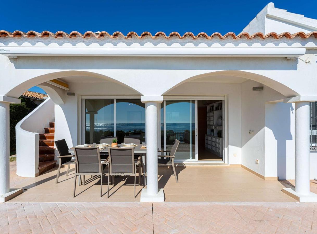 Charming Villa On The Seafront Marbella Exterior photo